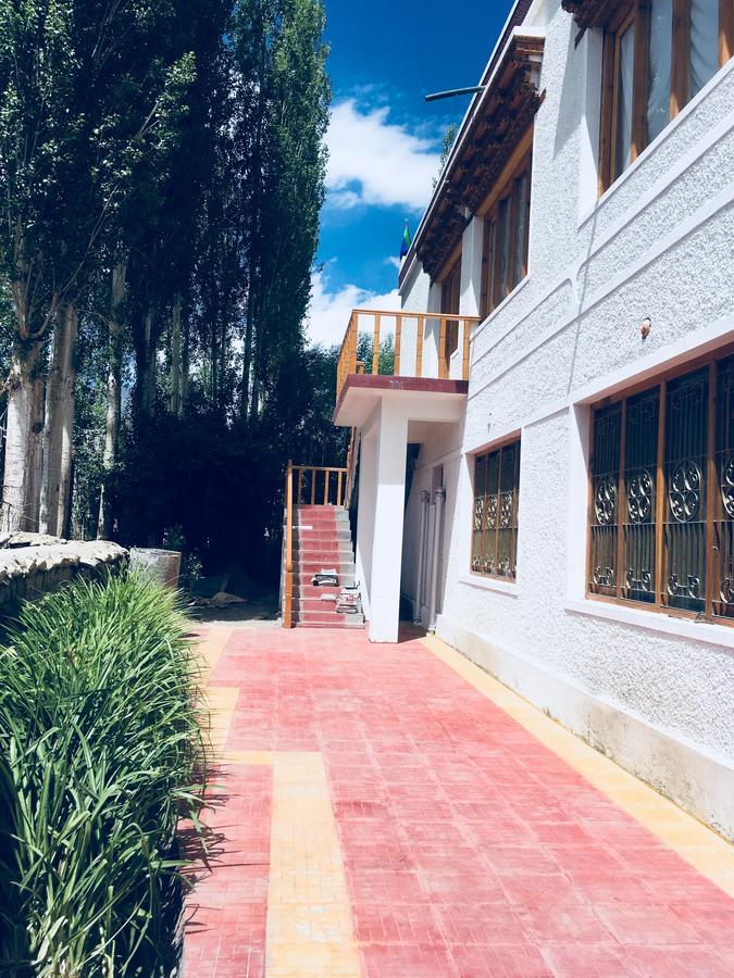 Ponyo Stays Leh Exterior photo